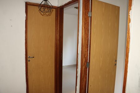Corredor de apartamento para alugar com 2 quartos, 50m² em Jardim Isis, Cotia