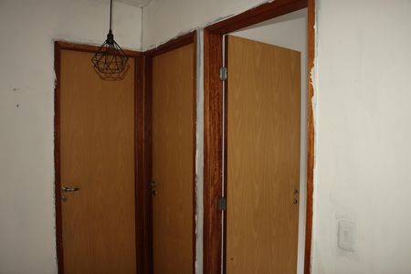 Corredor de apartamento para alugar com 2 quartos, 50m² em Jardim Isis, Cotia