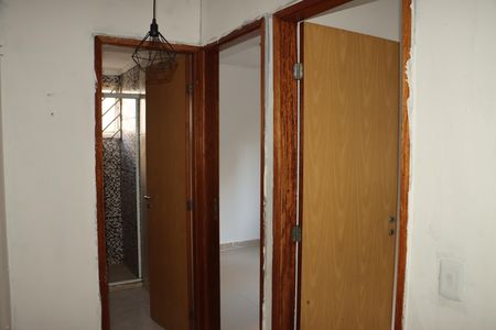 Corredor de apartamento para alugar com 2 quartos, 50m² em Jardim Isis, Cotia