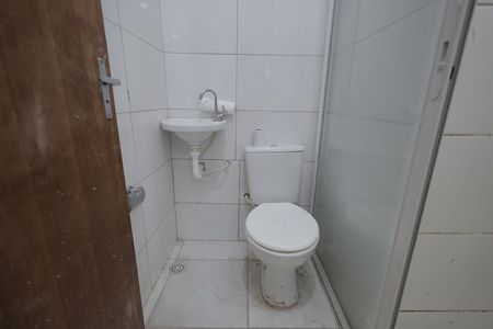 Banheiro de apartamento para alugar com 1 quarto, 35m² em Campestre, Santo André