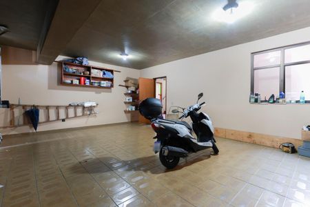Garagem de casa à venda com 3 quartos, 320m² em Jardim Franca, São Paulo