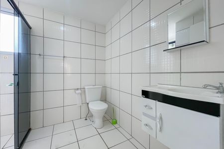 Banheiro de apartamento à venda com 2 quartos, 52m² em Setor Militar, Osasco