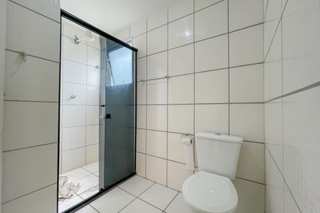 Banheiro de apartamento à venda com 2 quartos, 52m² em Setor Militar, Osasco