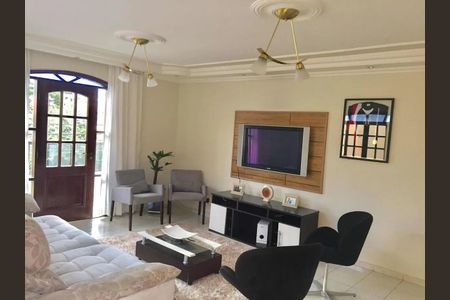 Casa à venda com 5 quartos, 240m² em Jardim Nosso Lar, São Paulo