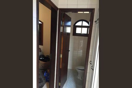 Casa à venda com 5 quartos, 240m² em Jardim Nosso Lar, São Paulo