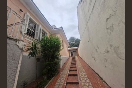 Casa à venda com 190m², 4 quartos e 4 vagas Casa à venda com 190m², 4 quartos e 4 vagasFoto 03