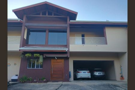Casa à venda com 520m², 4 quartos e 4 vagas