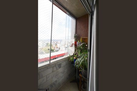 Apartamento à venda com 62m², 2 quartos e 1 vaga Apartamento à venda com 62m², 2 quartos e 1 vagaVaranda