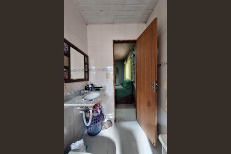 Banheiro de casa para alugar com 1 quarto, 90m² em São Lourenço, Niterói