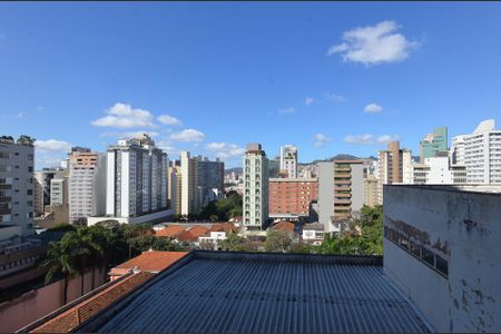 Apartamento à venda com 70m², 2 quartos e 4 vagas Apartamento à venda com 70m², 2 quartos e 4 vagasVista