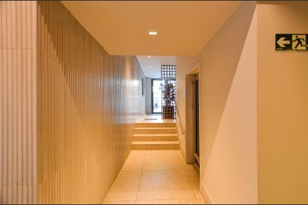 Apartamento à venda com 70m², 2 quartos e 4 vagas Apartamento à venda com 70m², 2 quartos e 4 vagasHall de entrada