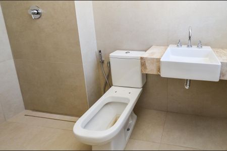 Apartamento à venda com 70m², 2 quartos e 4 vagas Apartamento à venda com 70m², 2 quartos e 4 vagasBanheiro Suíte 2