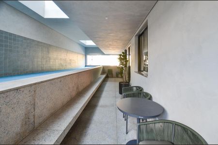 Apartamento à venda com 70m², 2 quartos e 4 vagas Apartamento à venda com 70m², 2 quartos e 4 vagasÁrea comum - Piscina