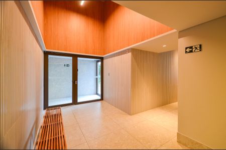 Apartamento à venda com 70m², 2 quartos e 4 vagas Apartamento à venda com 70m², 2 quartos e 4 vagasHall de entrada