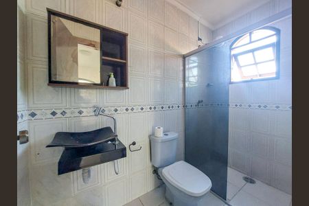 Banheiro de casa para alugar com 1 quarto, 48m² em Jardim Sandra, São Paulo