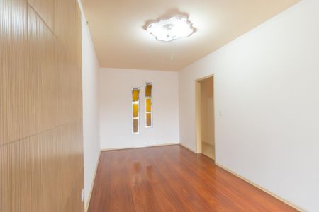 Sala de casa à venda com 2 quartos, 135m² em São Luís, Canoas