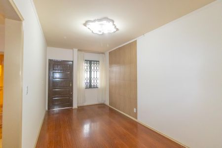 Casa à venda com 136m², 2 quartos e 2 vagasSala