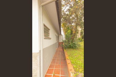 Casa à venda com 136m², 2 quartos e 2 vagasFachada/Fundos