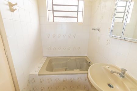 Casa à venda com 136m², 2 quartos e 2 vagasBanheiro Social