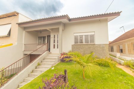 Casa à venda com 136m², 2 quartos e 2 vagasFachada