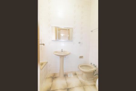 Casa à venda com 136m², 2 quartos e 2 vagasBanheiro Social