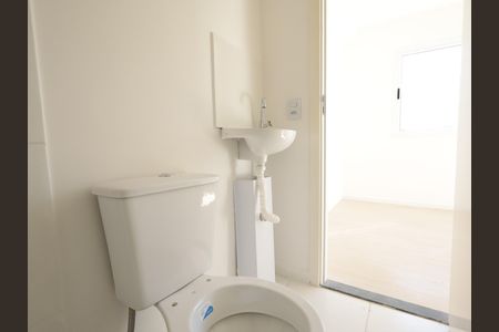 Banheiro de kitnet/studio para alugar com 1 quarto, 17m² em Vila Andrade, São Paulo