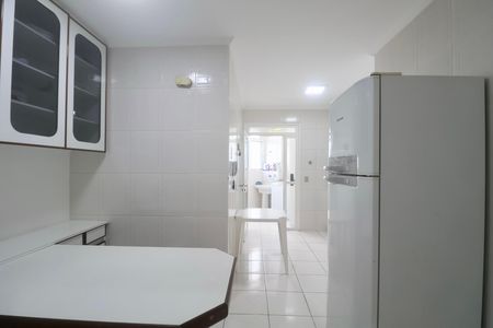 Apartamento para alugar com 103m², 3 quartos e 2 vagas Apartamento para alugar com 103m², 3 quartos e 2 vagasCozinha