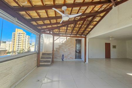 Apartamento para alugar com 180m², 3 quartos e 1 vaga