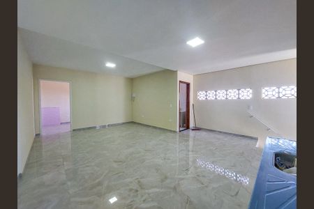 Sala/Cozinha de casa para alugar com 1 quarto, 55m² em Jardim Sandra, São Paulo