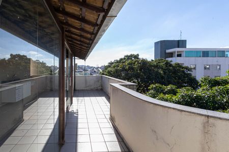 Apartamento à venda com 165m², 4 quartos e 2 vagas Apartamento à venda com 165m², 4 quartos e 2 vagasCobertura