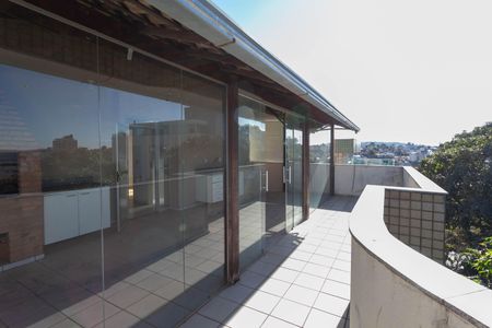 Apartamento à venda com 165m², 4 quartos e 2 vagas Apartamento à venda com 165m², 4 quartos e 2 vagasCobertura