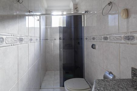 Apartamento à venda com 165m², 4 quartos e 2 vagas Apartamento à venda com 165m², 4 quartos e 2 vagasBanheiro social 1