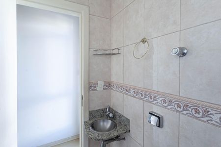 Apartamento à venda com 165m², 4 quartos e 2 vagas Apartamento à venda com 165m², 4 quartos e 2 vagasBanheiro da suíte