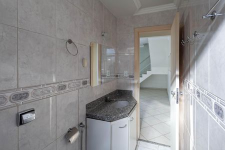 Apartamento à venda com 165m², 4 quartos e 2 vagas Apartamento à venda com 165m², 4 quartos e 2 vagasBanheiro social 1