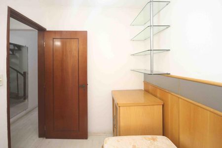 Casa de condomínio à venda com 300m², 4 quartos e 2 vagasQuarto