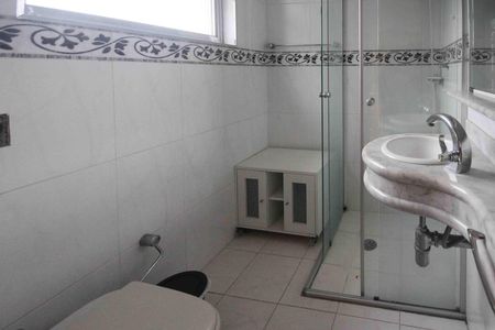 Casa de condomínio à venda com 300m², 4 quartos e 2 vagasBanheiro da Suite