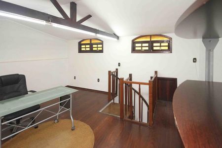 Casa de condomínio à venda com 300m², 4 quartos e 2 vagasEscritorio