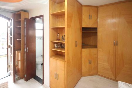 Casa de condomínio à venda com 300m², 4 quartos e 2 vagasSuite