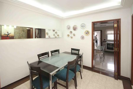 Casa de condomínio à venda com 300m², 4 quartos e 2 vagasSala de Jantar