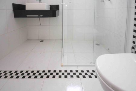 Casa de condomínio à venda com 300m², 4 quartos e 2 vagasBanhero da Suite 03