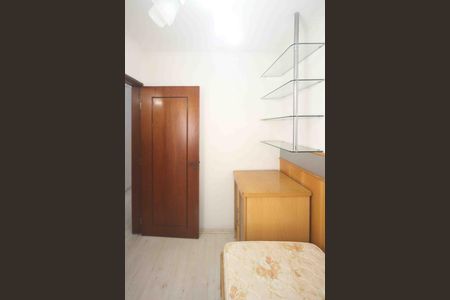 Casa de condomínio à venda com 300m², 4 quartos e 2 vagasQuarto