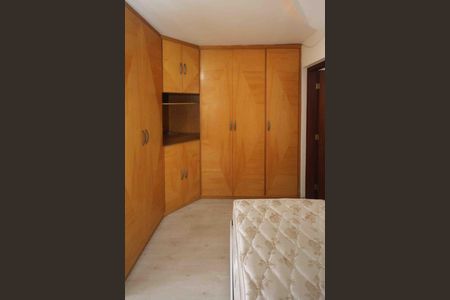 Casa de condomínio à venda com 300m², 4 quartos e 2 vagasSuite