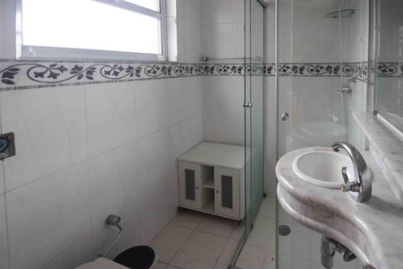 Casa de condomínio à venda com 300m², 4 quartos e 2 vagasBanheiro da Suite