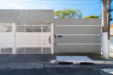 Casa para alugar com 320m², 3 quartos e 1 vaga Casa para alugar com 320m², 3 quartos e 1 vagaFachada
