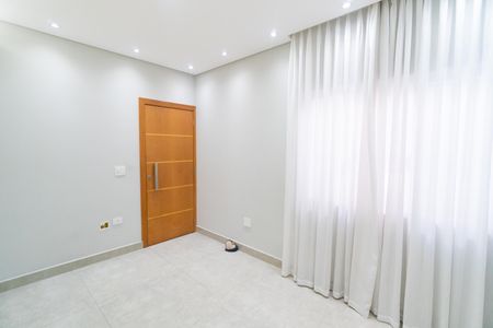 Casa para alugar com 320m², 3 quartos e 1 vaga Casa para alugar com 320m², 3 quartos e 1 vagaQuarto 1