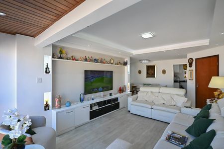 Apartamento para alugar com 120m², 3 quartos e 1 vagaSala