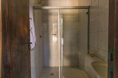 Casa de condomínio para alugar com 270m², 6 quartos e 4 vagas Casa de condomínio para alugar com 270m², 6 quartos e 4 vagasBanheiro de serviço