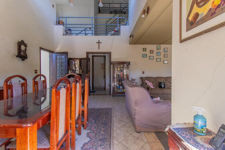 Sala de casa de condomínio para alugar com 6 quartos, 270m² em Jardim Nomura, Cotia