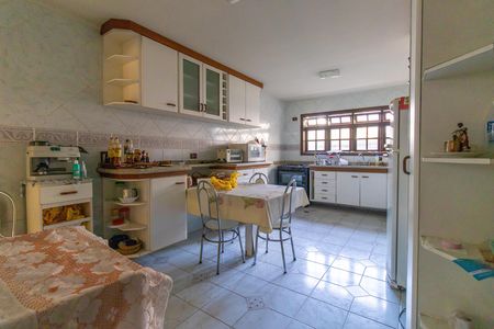 Casa de condomínio para alugar com 270m², 6 quartos e 4 vagas Casa de condomínio para alugar com 270m², 6 quartos e 4 vagasCozinha
