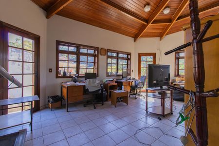Casa de condomínio para alugar com 270m², 6 quartos e 4 vagas Casa de condomínio para alugar com 270m², 6 quartos e 4 vagasEscritório